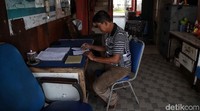 Total Bahtiar memiliki sekitar 30 kamar. Yang memiliki pendingin udara atau AC ada 17, 10 yang hanya dilengkapi kipas dan sisanya dipakai oleh Bahtiar dan keluarganya. Untuk opsi pembayaran, Bahtiar menerima uang secara tunai mau pun transfer bank. BRI pun dipakai oleh Bahtiar selaku nasabah sejak lama.