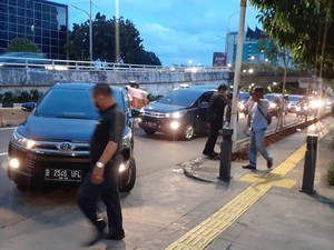 Pasca-OTT Pejabat Terkait Bansos Corona, KPK Datangi Gedung Kemensos