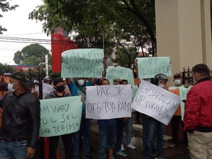 Soal Fitnah JK, Massa Datangi Polda Tuntut Tangkap Danny Pomanto