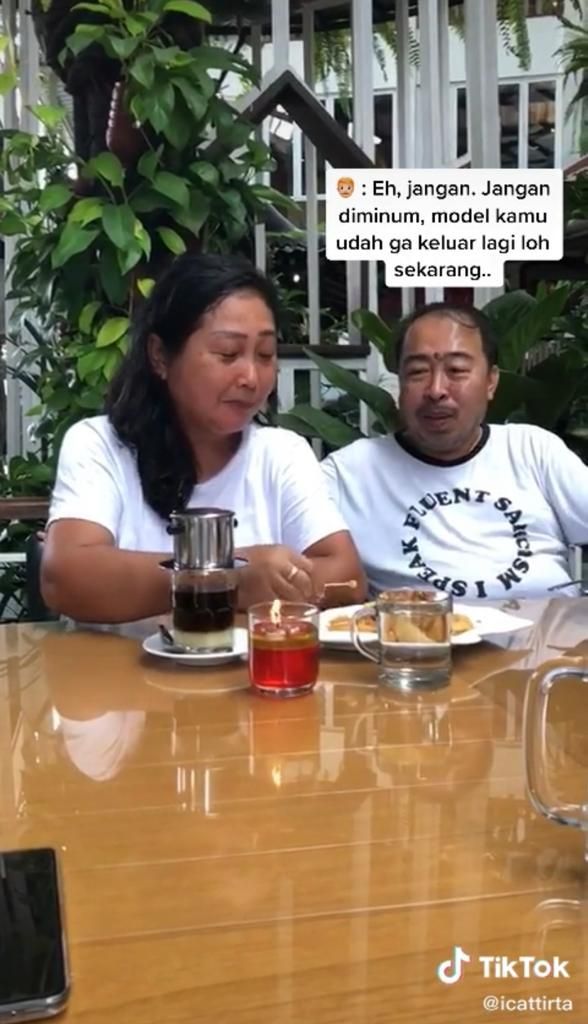 Ngakak! Bapak Ini Gombalin Istrinya yang Mau Minum Kopi Vietnam