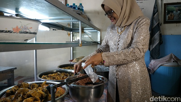 Nikmatnya Sayur Kikil Khas Pacitan Racikan Ny Sugiati yang Empuk Pedas Nikmatnya Sayur Kikil Khas Pacitan Racikan Ny Sugiati yang Empuk Pedas