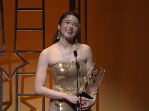 Laura Basuki Siap Geser Pajangan di Rak Buku Buat Piala Citra Baru