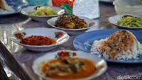 Walaupun tempatnya sederhana, tetap rasa yang diciptakan sungguh kaya rasa. 