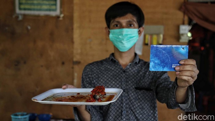 Pemilik Rumah Makan Padang di Rupat Ini Nasabah BRI lho Ediyanto menjadi nasabah BRI sejak tahun 2016. Sejak saat itu dia sering menabung di bank dari hasil rumah makannya tersebut.