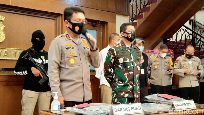Polisi Tangkap Pria Pamekasan yang Ancam Bunuh Mahfud Md Saat Geruduk Rumah Ibundanya