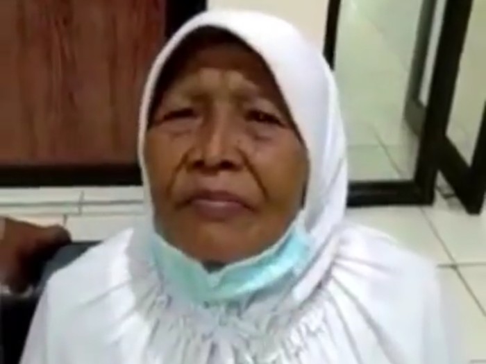viral nenek sri