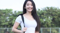 Akrab disapa Neng Fithri, dia adalah salah satu atlet futsal perempuan Indonesia. (Foto: dok. Instagram @fithrisyamsu) 