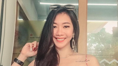 10 Potret Cantik Fithri Syamsu Sang Bidadari Futsal