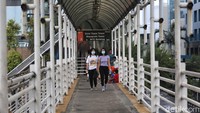 Revitalisasi JPO tersebut diketahui tidak menggunakan dana dari Anggaran Pendapatan dan Belanja Daerah (APBD). Dana pembuatan JPO diambil dari kompensasi koefisien lantai bangunan (KLB) dari pihak swasta.
