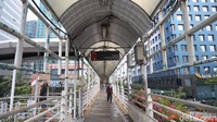 Sebelumnya, Jakarta telah merevitalisasi tiga JPO di Jalan Jenderal Sudirman dengan menggunakan dana kompensasi KLB PT PKN. Tiga JPO tersebut adalah JPO Polda Metro Jaya, JPO GBK, dan JPO Bundaran Senayan.