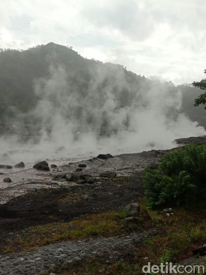 Banjir lahar hujan kembali terjadi di sejumlah Daerah Aliran sungai yang berhulu dari Gunung Semeru