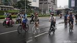 Bundaran HI Ramai Pesepeda di Hari Terakhir PSBB Transisi Jakarta
