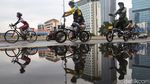 Bundaran HI Ramai Pesepeda di Hari Terakhir PSBB Transisi Jakarta