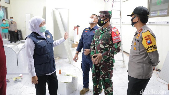 Gubernur Khofifah bersama Forkopimda Pastikan  RS Lapangan di Malang Segera Operasi