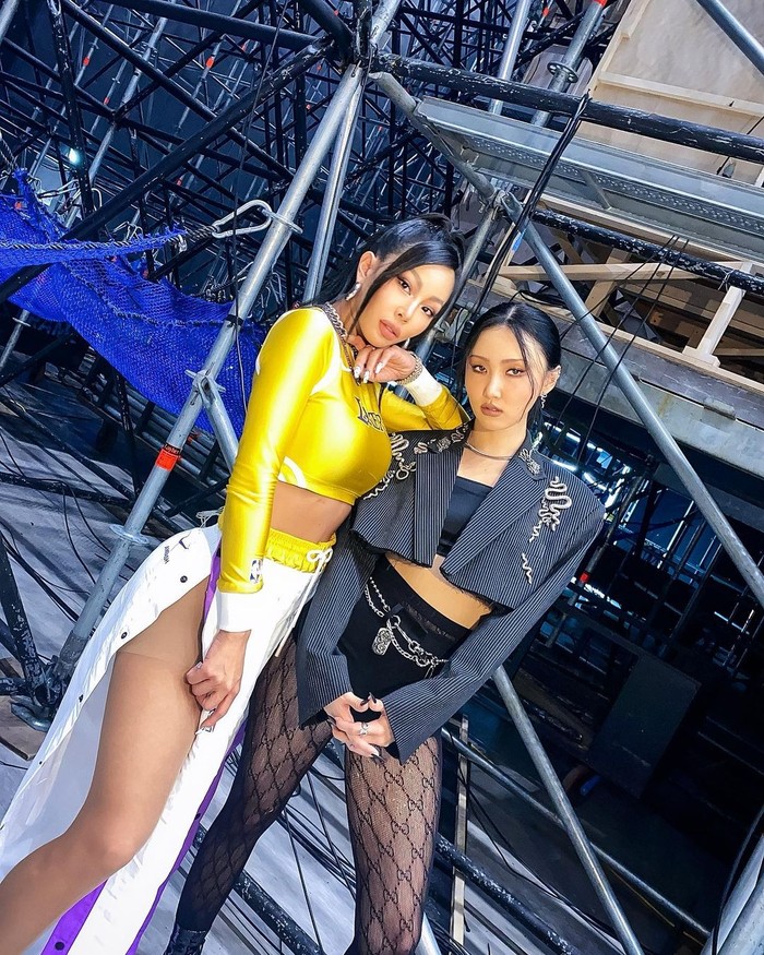 Jessi dan Hwasa di MAMA 2020