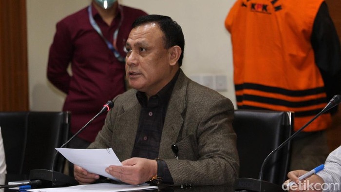 Mensos Juliari Batubara ditetapkan KPK sebagai tersangka kasus suap bansos Corona. KPK pun buka suara soal ancaman hukuman mati terkait korupsi di saat bencana.