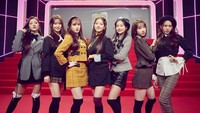 Grup weeekly juga tampil perdana di MAMA. (Foto: dok. Mnet)