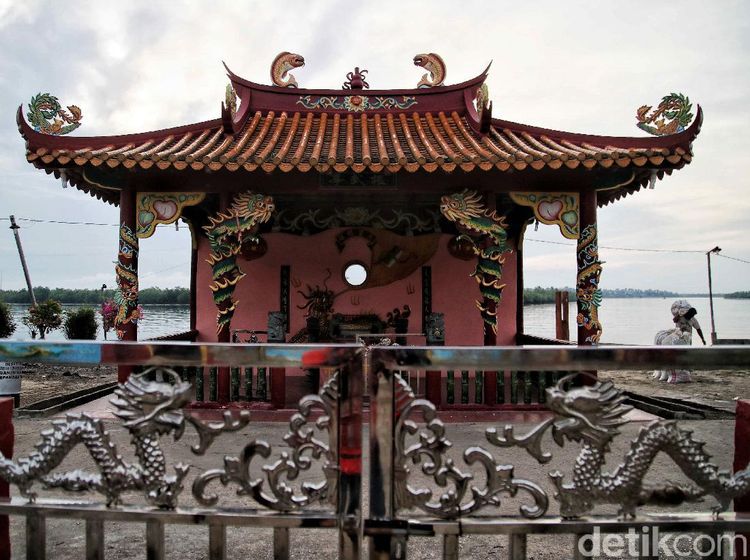 Melihat Lebih Dekat Kelenteng Tertua di Pulau Perbatasan Rupat