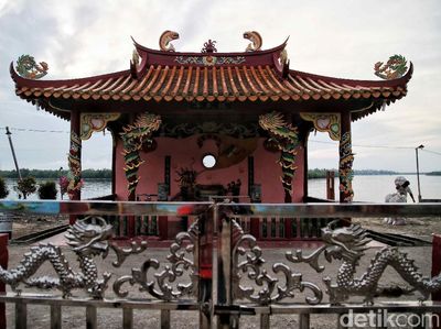 Melihat Lebih Dekat Kelenteng Tertua di Pulau Perbatasan Rupat
