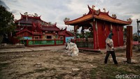 Pada beberapa kelompok masyarakat tertentu, ornamen dapat menjadi sarana untuk mengkomunikasikan konsep, ajaran dan falsafah dalam kehidupan masyarakat tersebut.