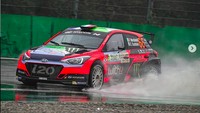 Morbidelli mengendarai Hyundai i20 R5 kepunyaan WithU Motorsport. Foto: Instagram @frankymorbido