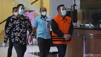 Adi Wahyono diketahui ditahan di Rutan KPK cabang Rutan Polres Jaksel. Sementara Mensos Juliari Batubara ditahan di Rutan KPK di Cabang Pomdam Jaya Guntur.