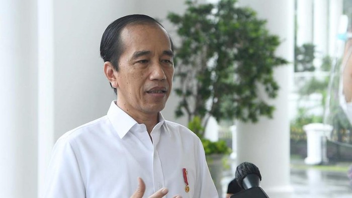 Presiden Jokowi Presiden Joko Widodo menyampaikan keterangan pers terkait penetapan Menteri Sosial Juliari P. Batubara sebagai tersangka
