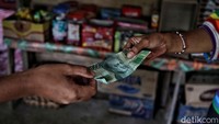 Sebagai salah satu pulau terluar Indonesia, bank yang berada di Pulau Rupat masih terbilang minim.