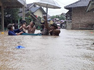Seorang Warga Tewas Akibat Banjir di Lebak