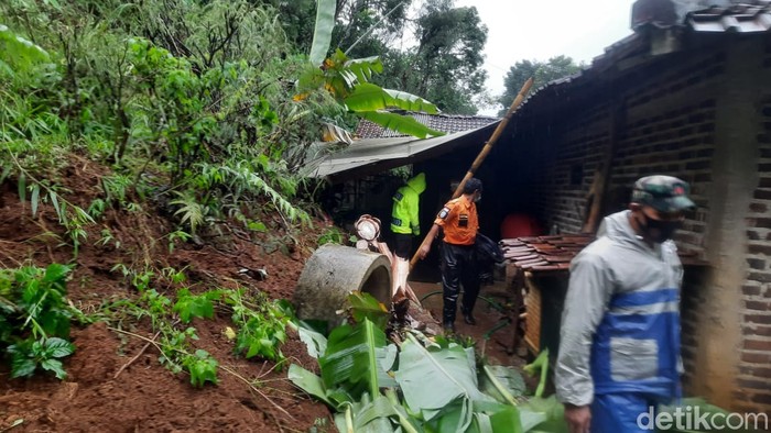 Tiga Rumah di Ponorogo Kena Longsor