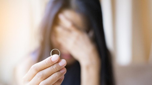 Ilustrasi wanita yang batal nikah.