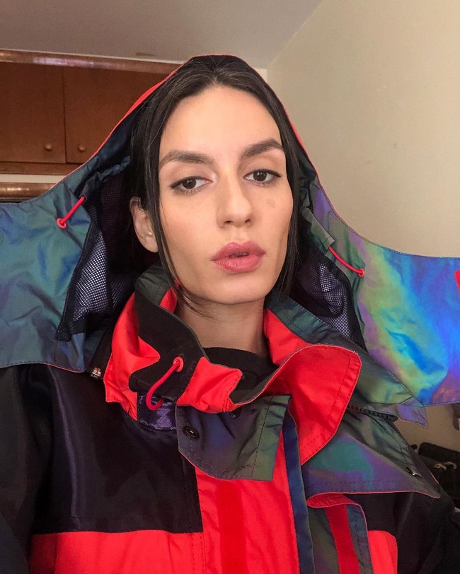 Anna dan Dasha dinilai tidak sensitif. Padahal Anna kerap mengkampanyekan tentang gerakan Me Too dan Black Live Matter.  Foto: dok. Instagram