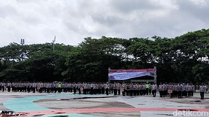 Apel pergeseran pasukan pengamanan Pilwalkot Makassar 2020 di Lapangan Karebosi (Ibnu Munsir/detikcom)