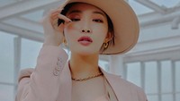 Manajemen akan memberi kabar soal staf yang kemungkinan kontak dengan Chungha lalu positif. (Foto: dok. Instagram @chungha_official)  