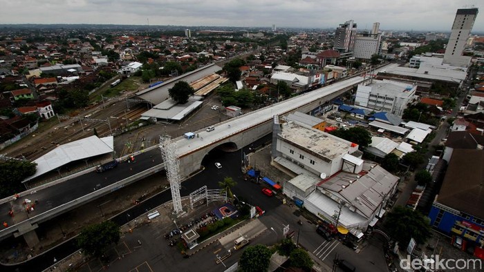 Flyover Purwosari Siap Diuji Coba Proyek pembangunan flyover Purwosari, Solo, Jawa Tengah, siap diuji coba pada 21 Desember 2020 mendatang. Yuk, intip foto-foto terkininya.