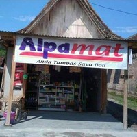 Gimana nih idenya menurutmu? Kira-kira kalau belanjanya di sini bisa berhutang dulu nggak ya? Foto: Twitter/@nocontextwarung