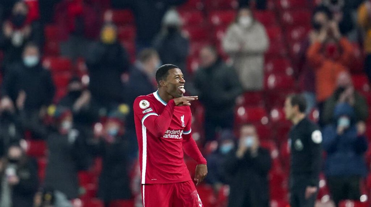 Selebrasi gol Gini Wijnaldum untuk Virgil van Dijk (AP/Jon Super)