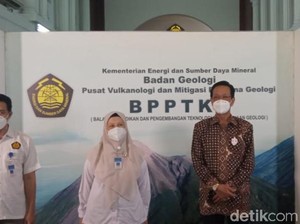 Cerita Sultan, Diam-diam Buntuti Pengungsi dari Barak ke Lereng Merapi