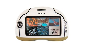 Nokia 7700 diumumkan 2003 silam, namun dibatalkan perilisannya pada 2004. Foto: GSM Arena