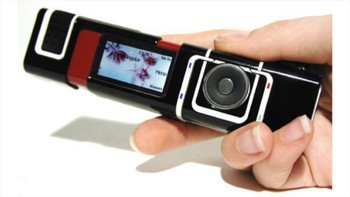 Nokia 7280 yang dirilis 2004. Ini menjadi bagian dari fashion phone. Foto: GSM Arena