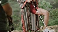 Ini saat dia trekking di wilayah konservasi Wunung Giri Sela Kandha.
