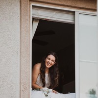 Pernikahan unik ini pun jadi viral. Fotografer pernikahan mereka Jessica Jackson berkomentar bahwa ini menjadi pengalaman pemotretan yang paling berkesan sepanjang 2020 di tengah Corona.  Foto: dok. Fotografer: Jessica Jackson/Instagram @jesscaste