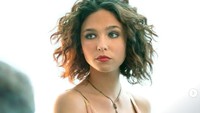 Pada serial tersebut Matilda berperan sebagai Elena Alves. Dok. Instagram/matildadeangelis