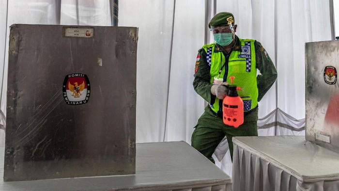 MEMPERSIAPKAN PESTA DEMOKRASI DI TENGAH PANDEMI Pesta demokrasi Pemilihan Kepala Daerah (Pilkada) Serentak 2020 yang akan diselenggarakan di 270 daerah di Indonesia beberapa hari lagi akan segera dilaksanakan.