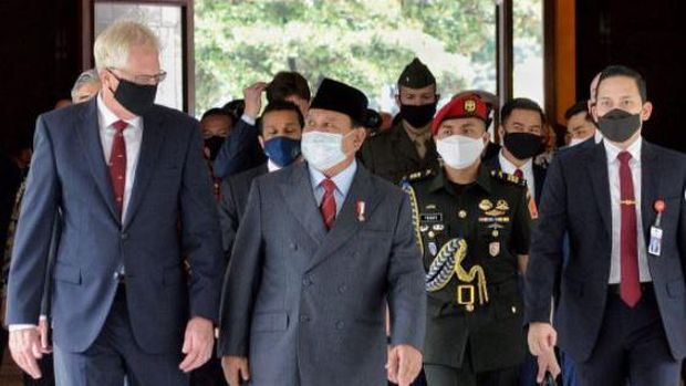 Menteri Pertahanan RI Prabowo Subianto Menerima kunjungan Christopher C Miller - United States Secretary of Defense (Menhan AS) di Kementerian Pertahanan RI. (Instagram/@Rizkyiransyah)