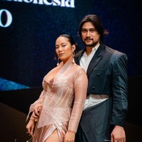 Maret lalu, Tara Basro pernah menyuarakan soal body positivity lewat sebuah unggahan di Instagram. Ia mengajak pengikutnya untuk mencintai dan menerima tubuh mereka apa adanya. Andaikan kita lebih terbiasa untuk melihat hal yang baik dan positif, bersyukur dengan apa yang kita miliki dan make the best out of itu dari pada fokus dengan apa yang kita miliki. Setelah perjalanan yang panjang gue bisa bilang kalau gue cinta sama tubuh gue dan gue bangga akan itu. Let yourself bloom, tulisnya. (Foto: dok. Instagram Tara Basro/Daniel Adnan)