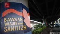 Warga juga diminta untuk membawa hand sanitizer saat beraktivitas di luar rumah.
