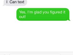 Momen Kocak dan Menggemaskan Saat Orang Tua Main Medsos