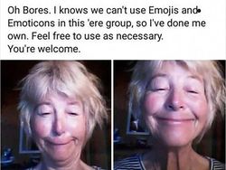 Momen Kocak dan Menggemaskan Saat Orang Tua Main Medsos