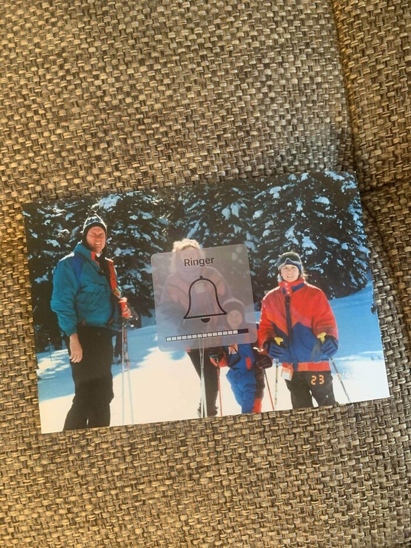 orang tua pakai media sosial